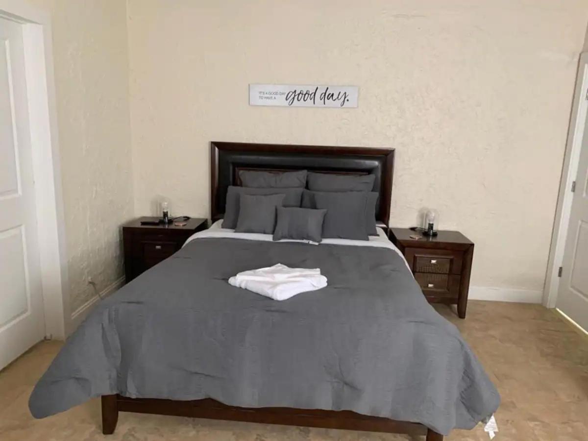 Huge Private Room, Near The Airport - Free Parking - 01 Miami Ngoại thất bức ảnh